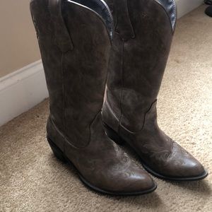 Women’s cowboy boots